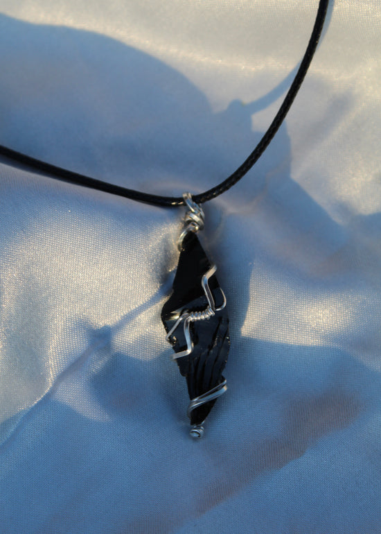 Load image into Gallery viewer, Obsidian Shard Necklace
