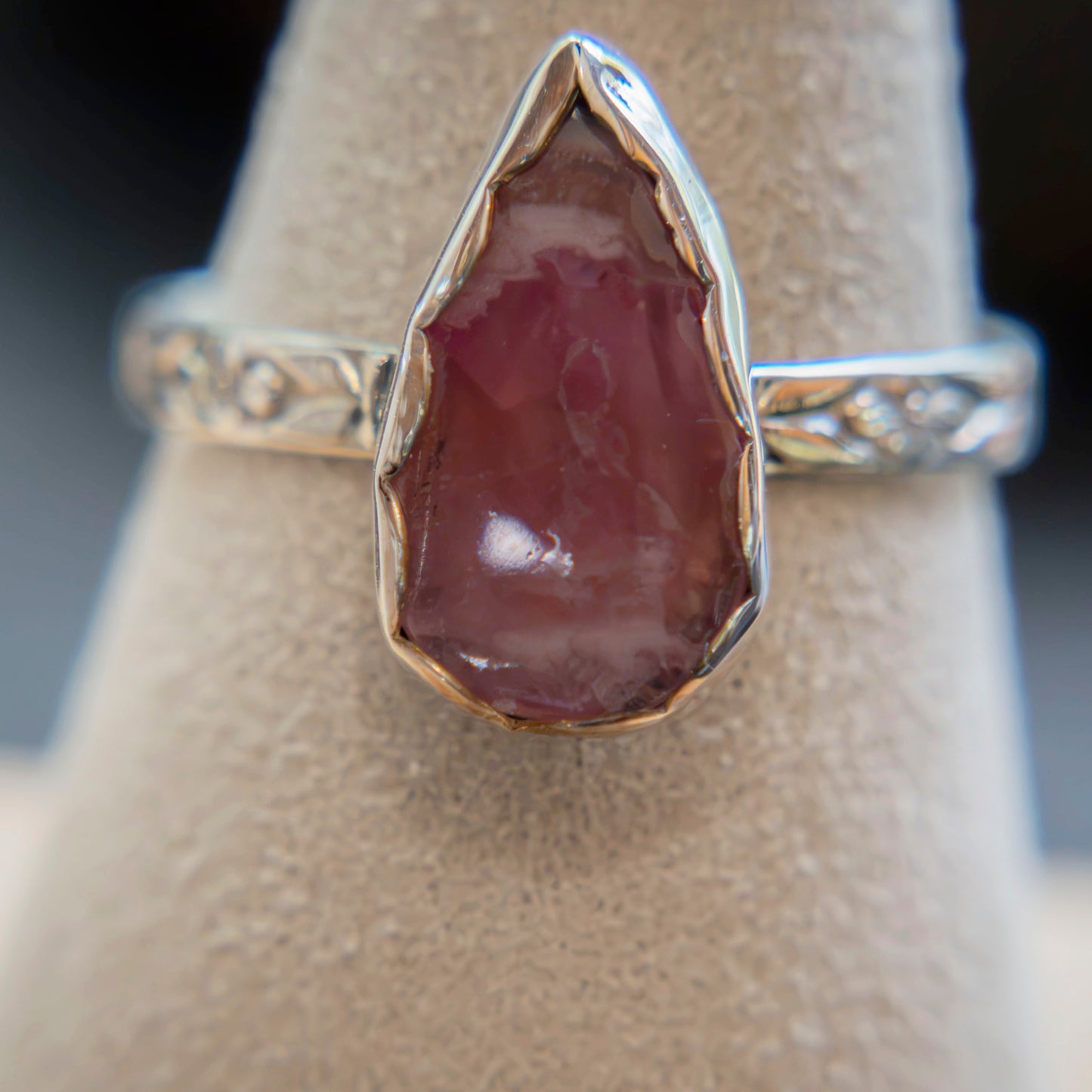 Cobalto Calcite Flower Ring