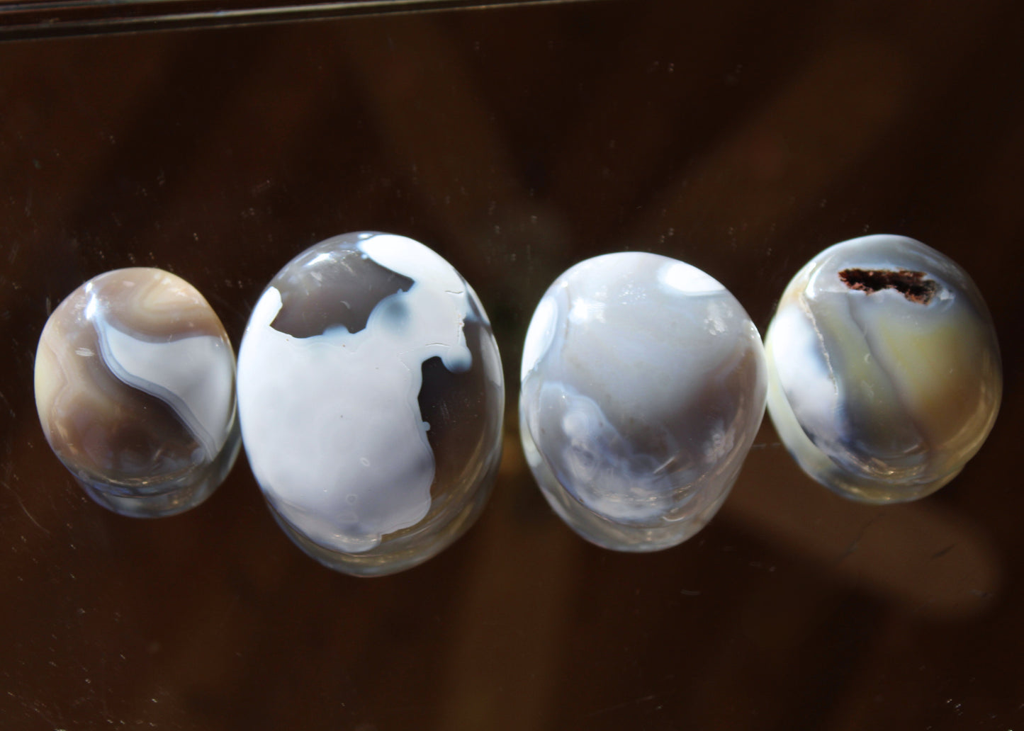 Load image into Gallery viewer, Orca Agate Palmstones
